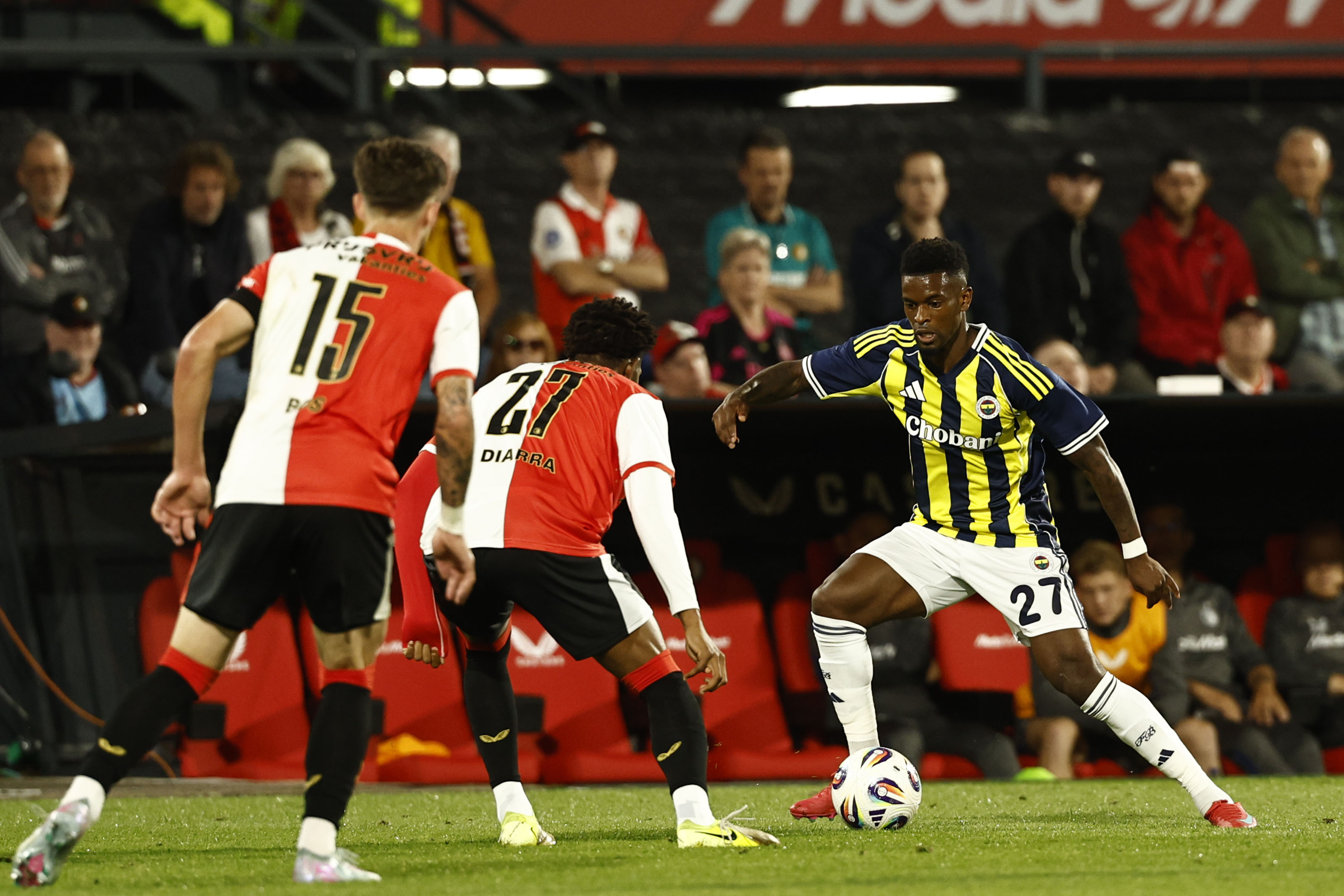 包含欧冠清晨走向成谜，拜仁慕尼黑队长鼓劲，质疑声仍在，球队文化再被提及的词条